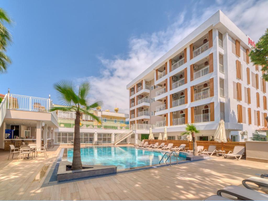 Cranberry Park Hotel