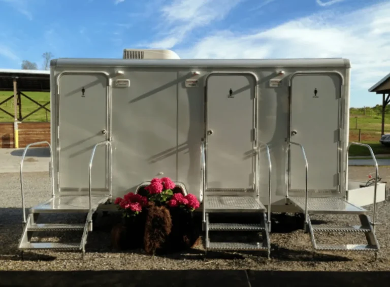 Luxury restroom services