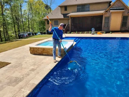 weekly pool cleaning service