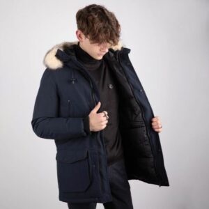 Paragoose: Discovering Modern Outerwear Through Comfort and Contemporary Style