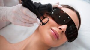 Fractional Laser Treatment in Dubai: Can It Treat Enlarged Pores?
